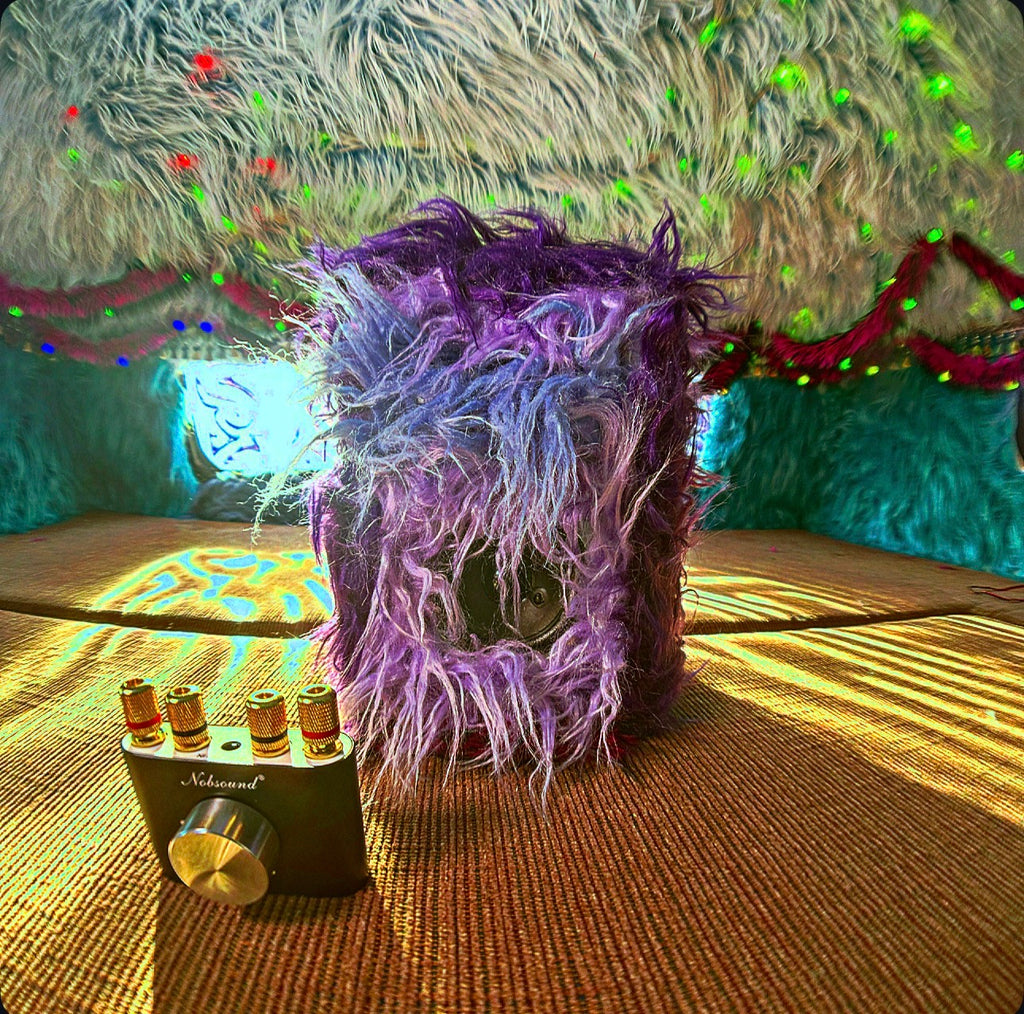Mold Speaker: Power Plum